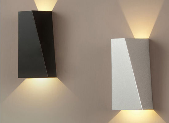 Свет стены высоты 22cm диаметра 10.5cm металла материальный крытый современный