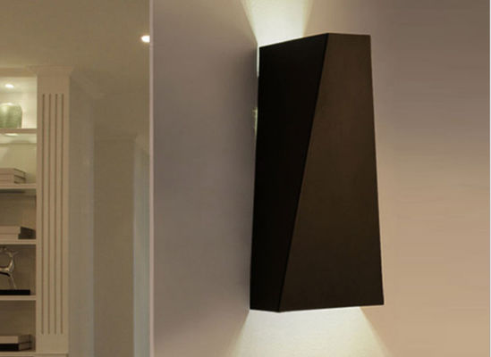 Свет стены высоты 22cm диаметра 10.5cm металла материальный крытый современный