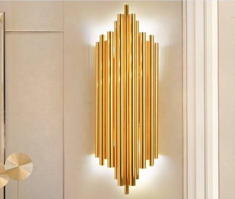 Творческое освещение стены гостиницы коридора комнаты прожития лампы стены металла искусства личности